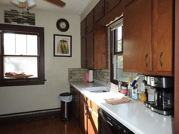 5th image of 203 N Washington Ave