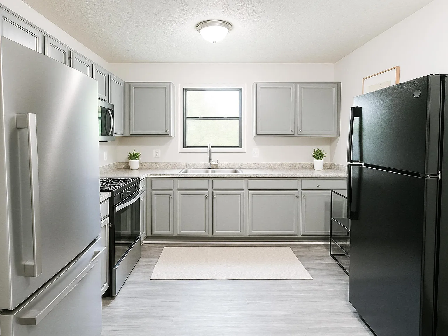 4 bed, 4.0 bath, 2300 sqft, $979 — Photo 3