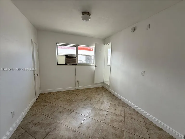 7720 Byron Ave #4 — Photo 22