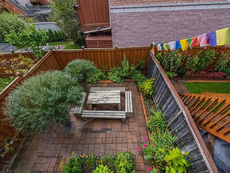 98 John Bell Cres — Photo 10