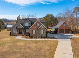 2117 Walnut Crossing Run, Yadkinville, NC 27055