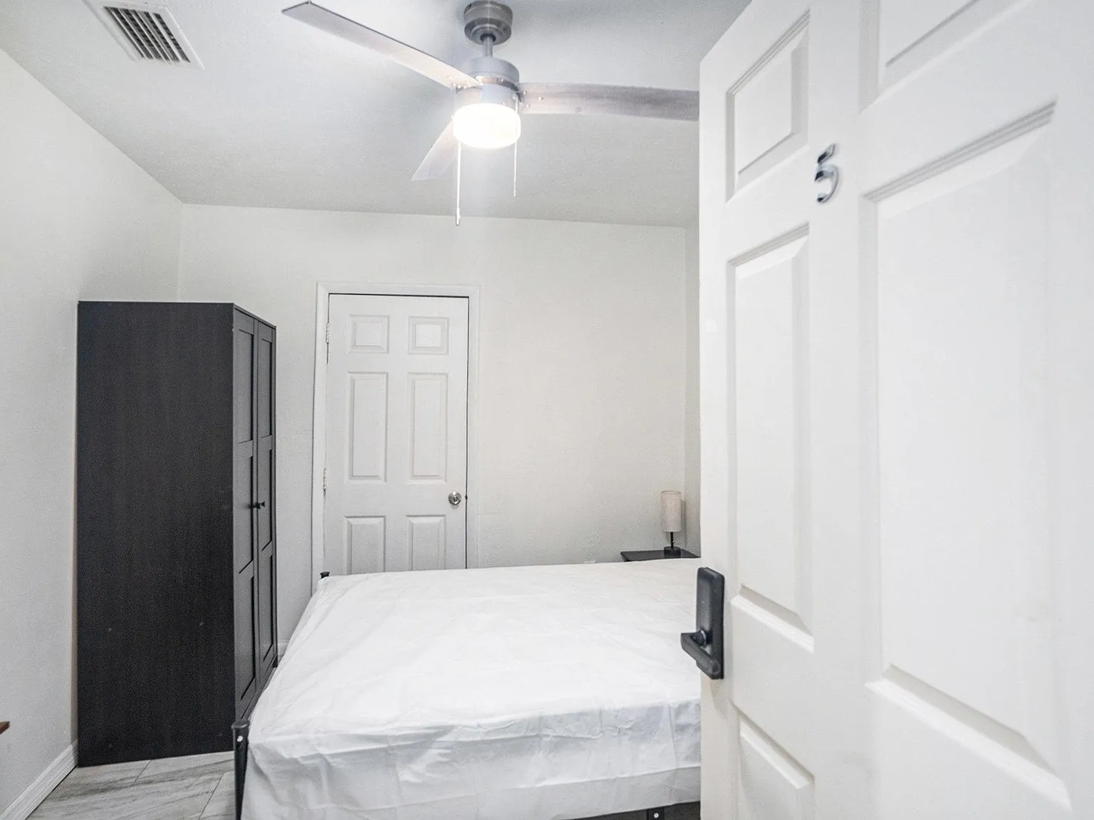 4 bed, 2.0 bath, 1088 sqft, $724 — Photo 3