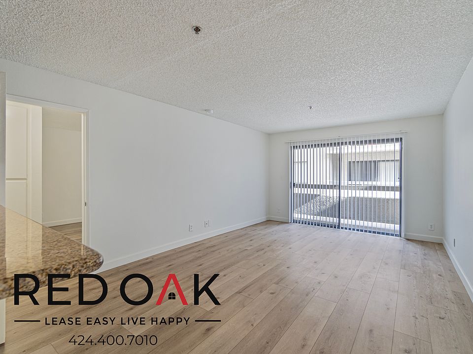 1st image of 15600 1/2 Vanowen St #123