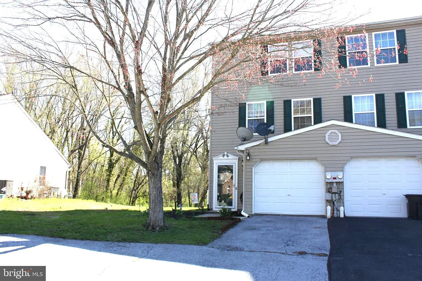 30 Petersburg Ln photo 1