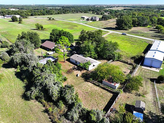 3rd image of 3048 Green Meadows Rd