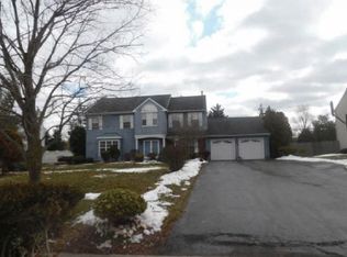 60 Symmes Dr, Manalapan, NJ 07726