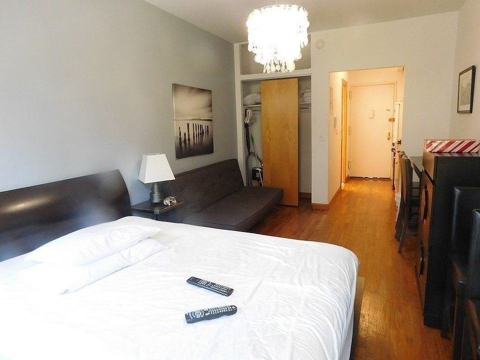 2nd image of 455 W 46th St #2E