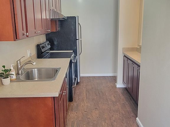5th image of 2965 Sacramento St APT 101