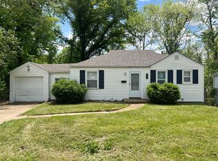 906 Disco Dr, Saint Louis, MO 63135