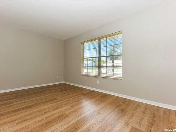 5th image of 6739 NW 34th Ter