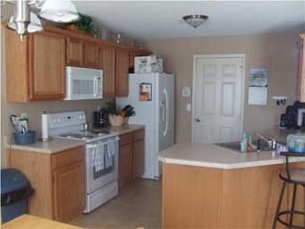4th image of 1245 Starbrooke Dr