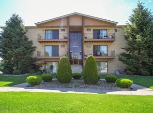 12825 Carriage Ln APT 3B, Crestwood, IL 60445