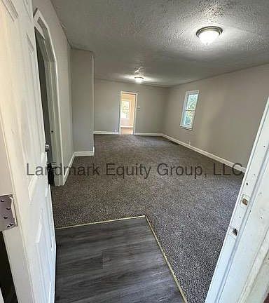 4th image of 2908 S Claremont Ave