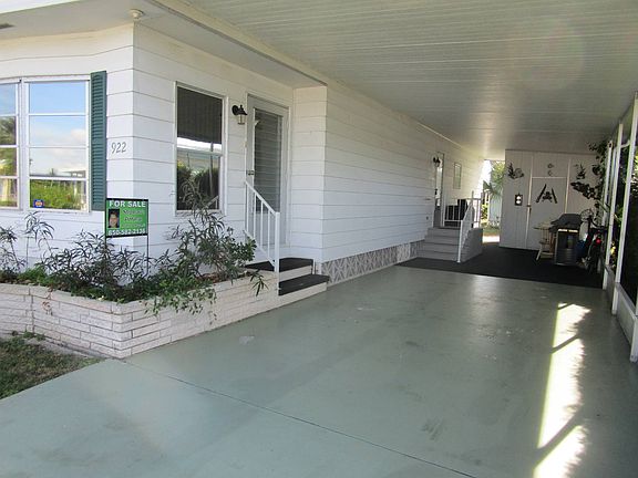 4th image of 922 Uplands St W
