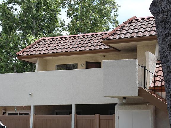 4th image of 734 Yeats Ln