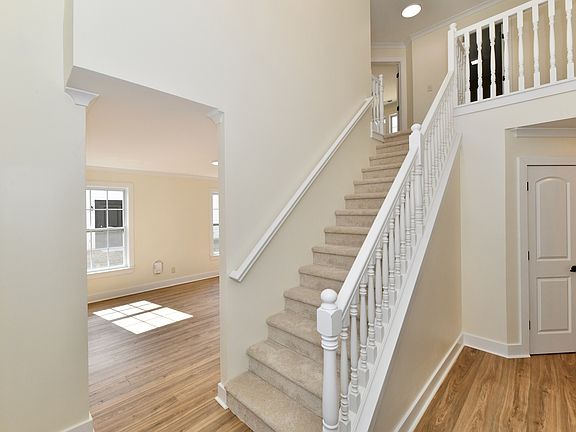 4th image of 21241 Carlton Ct