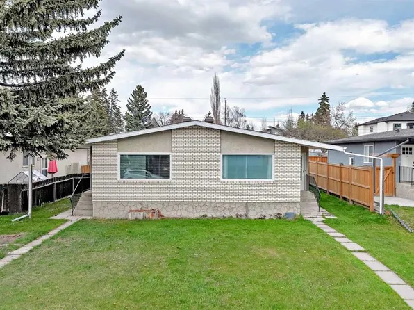 2822 & 2824 W 43rd St SW, Calgary, AB T3E 3P6