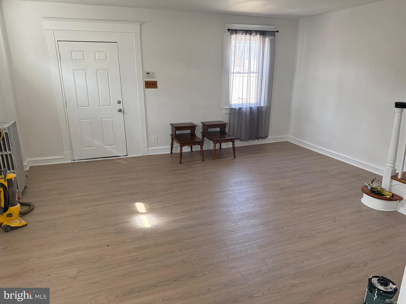 3 bed, 1.0 bath, 1650 sqft, $2,200 — Photo 3