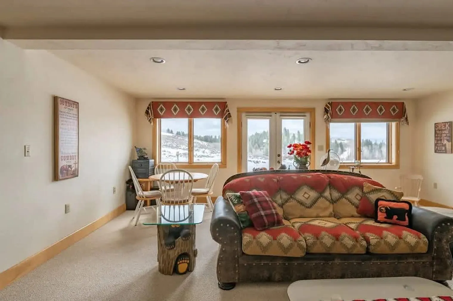 4 bed, 2.0 bath, $8,058 — Photo 4