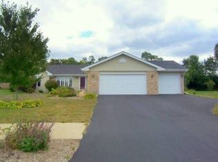 516 Byrnes Dr, Rockton, IL 61072