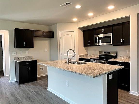 2nd image of 498 Grubb Rd