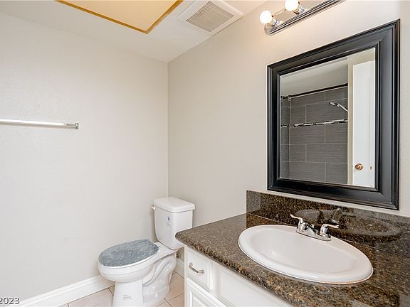 3rd image of 3627 Victory Ave