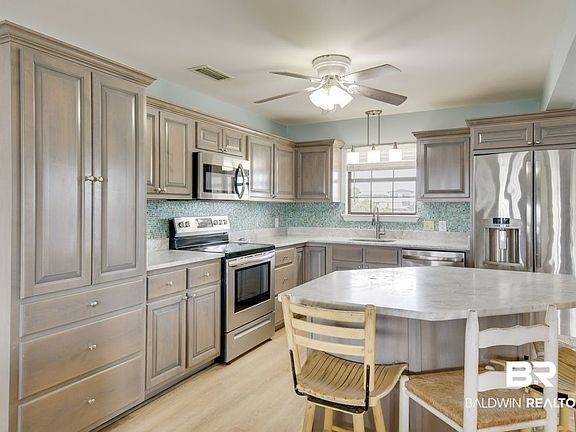 4th image of 1355 W Lagoon Ave