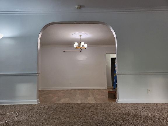 5th image of 1024 E Linden Ave