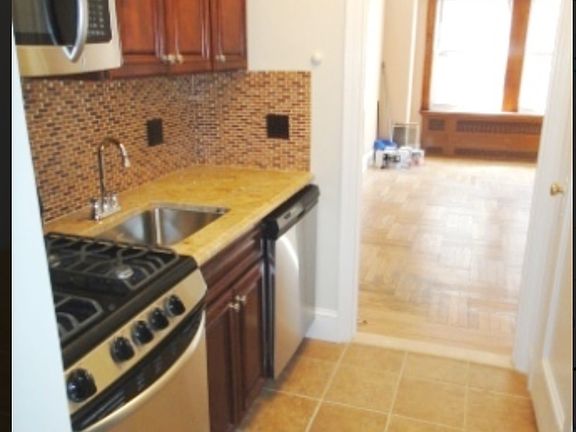 3rd image of 433 W 34th St APT 7D