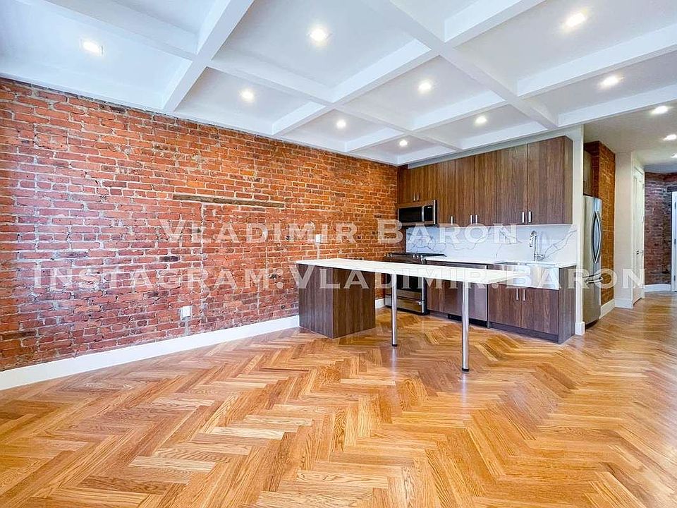 1st image of 921 Washington Ave #632