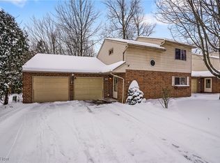 416 Rockys Run Rd, Akron, OH 44319