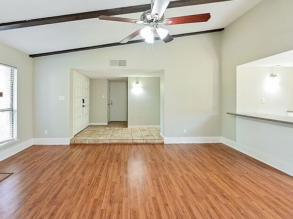 3rd image of 5518 Windsor Forest Dr