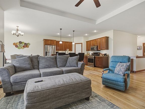 3rd image of 1203 NW Boulder Point Pl