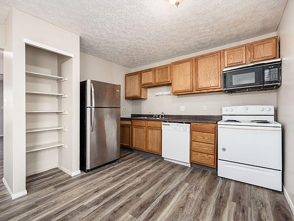 3rd image of 4853 Charlton Ct #4853