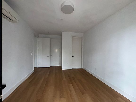 4th image of 509 Martin Luther King Dr #21E