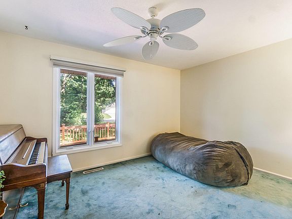 2nd image of 168 Winding Wood Way