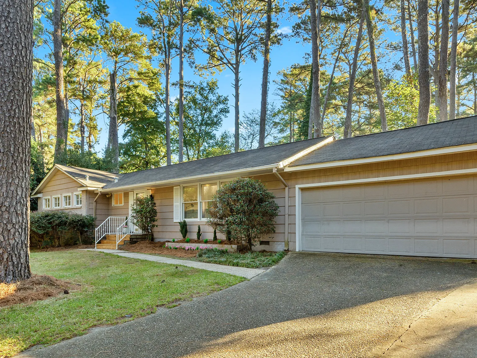 3 bed, 1932 sqft, $4,500 — Photo 3