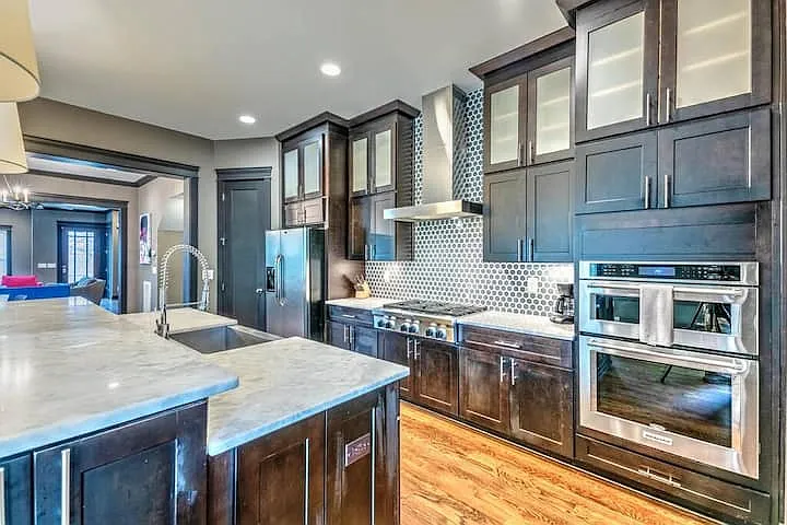 4 bed, 4.5 bath, 2995 sqft, $5,900 — Photo 3