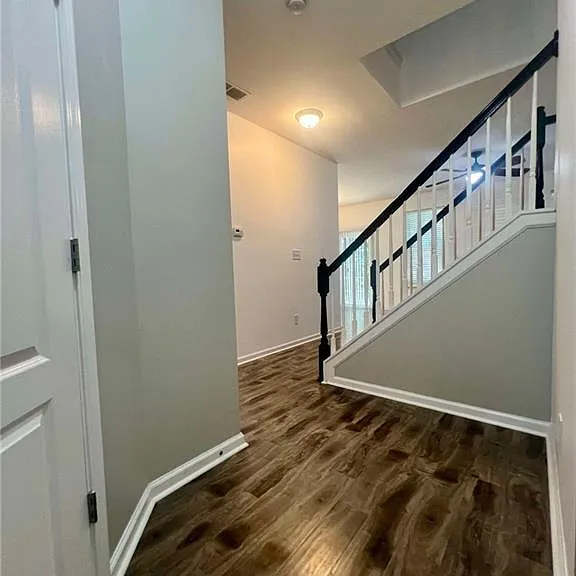 3232 Brockenhurst Dr — Photo 15