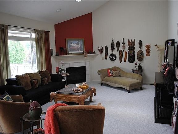 3rd image of 9043 Crimson Oak Dr