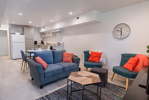 412 Allen Dr #BASEMENT Photo 1