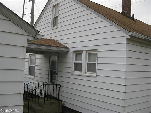 5th image of 7 S Van Buren Ave
