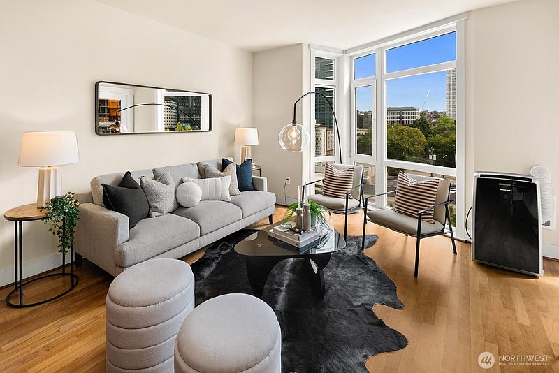 4th image of 699 John Street #617