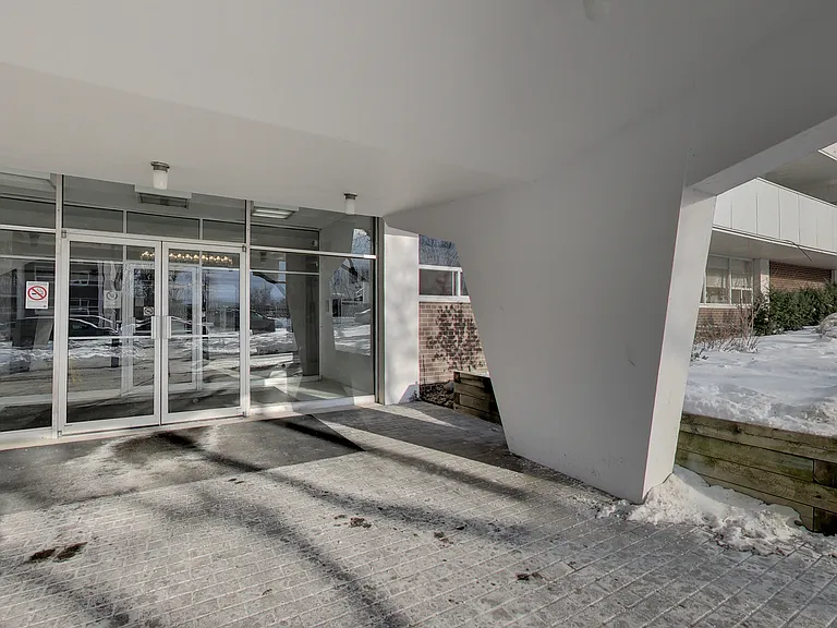 630 Roselawn Ave — Photo 8
