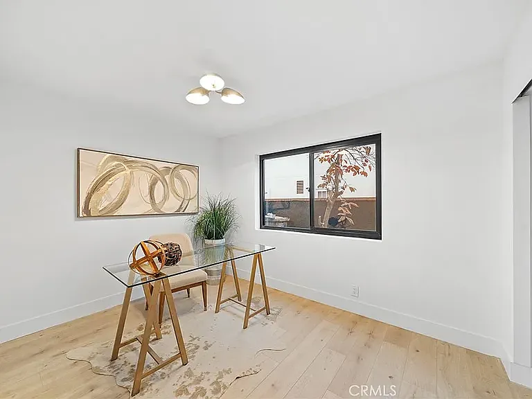 4 bed, 2290 sqft, $1,700 — Photo 2