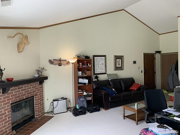 2nd image of 297 Ashland Ct #297