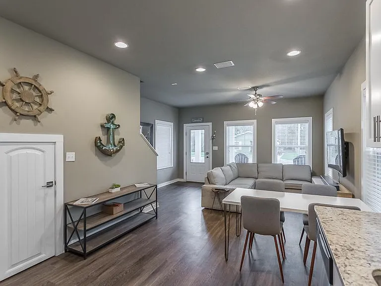 115 S Donelson St — Photo 5
