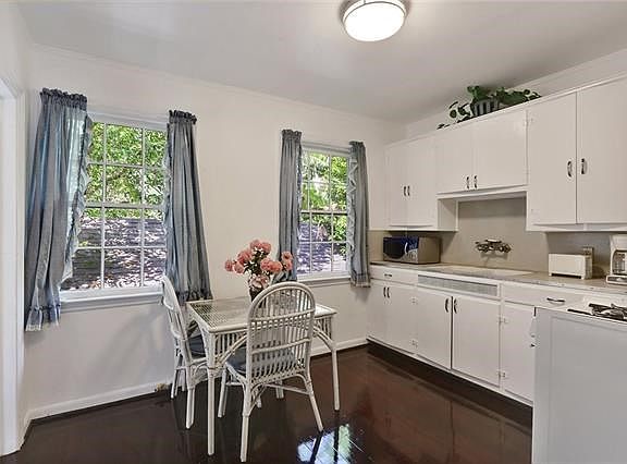 5th image of 8124 Spruce St #B