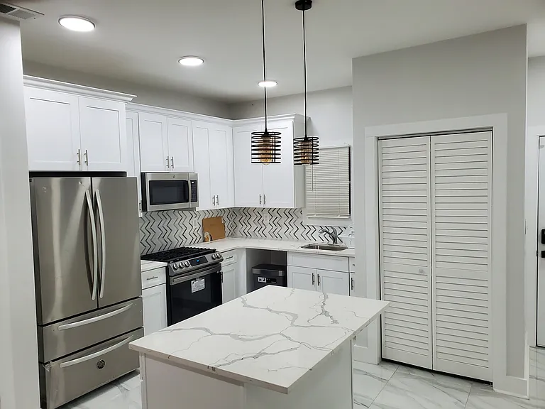 82 Roseville Ave — Photo 3