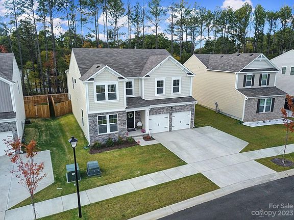2nd image of 840 Peoria Ln